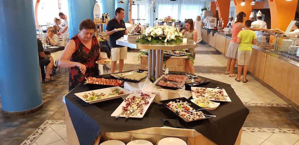 Grand Hotel Azzurra Club Lido Adriano Zewnętrze zdjęcie