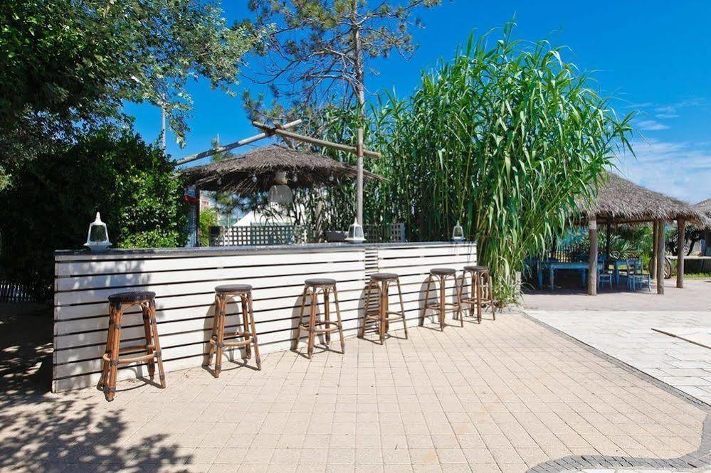 Grand Hotel Azzurra Club Lido Adriano Zewnętrze zdjęcie